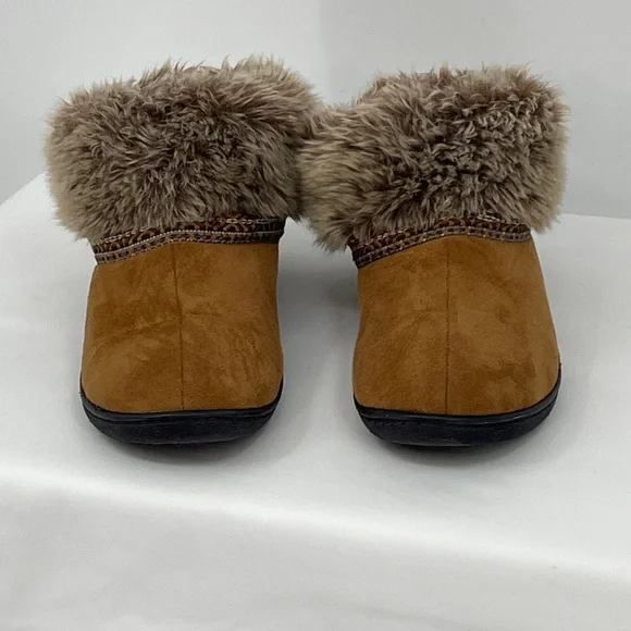 ISOTONER WOMENS SIZE 9.5-10 Cozy Faux Fur Lined Slippers - Picture 1 of 8